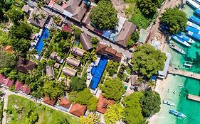Oceans 5 Dive Resort